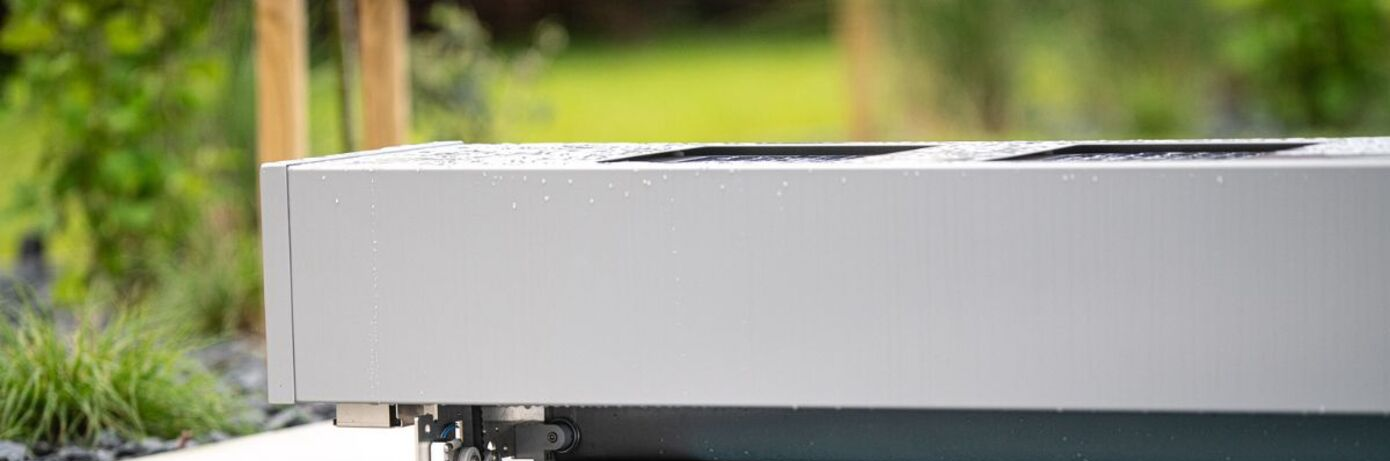 Sicher. Effizient. Formschön.  Schwimmbadabdeckung im Kundenprojekt mit ABRITALY SWISS SA 